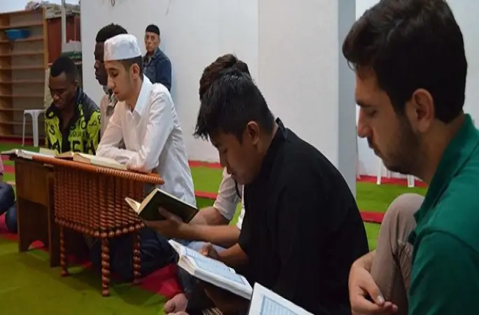 Diyanetten binlerce yabancı öğrenciye din eğitimi