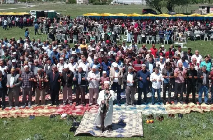 Ankara'da çiftçiler yağmur duasına çıktı