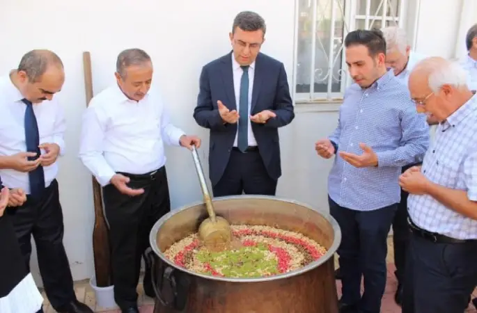 Onikisubat'da Geleneksel Aşure etkinliği