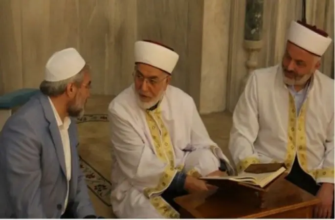 Ahmet Vanlıoğlu Hoca vefat etti.