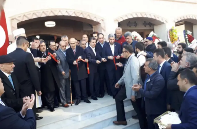 Seyhan'da Zübeyde Hıradağı Camii İbadete Açıldı