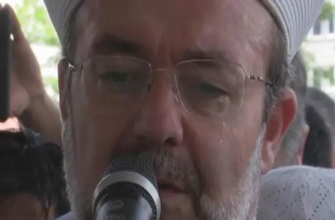 Mehmet Görmez Suriyeli kadının cenazesinde ağladı