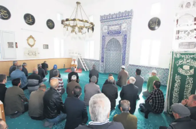 Yaylaköy Camisi’nin yanlış olan kıblesi 49 yıl sonra düzeltildi.