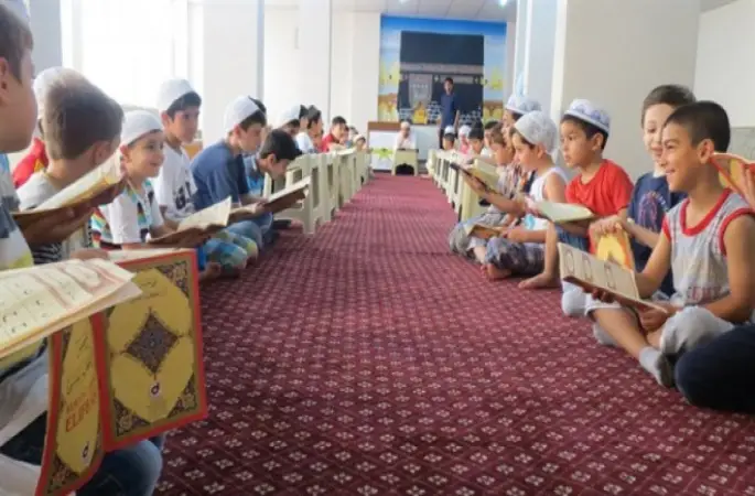 Yaz Kur'an kursları için kamu spotu