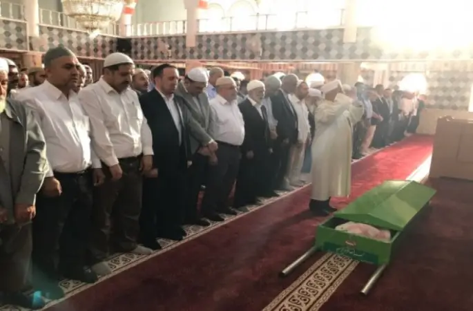 Müftü Arvas, Annesinin Cenaze Namazını Kıldırdı