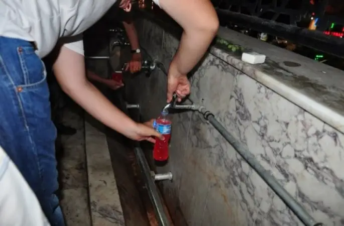 Caminin çeşmesinden 16 yıldır şerbet akıyor