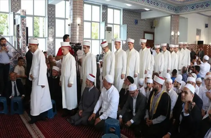 Arnavutluk'ta yaklaşık 70 yıl sonra ilk hafızlık töreni