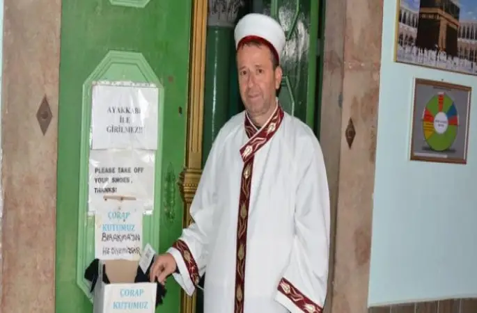Camide hijyen isteyen imam bunu yaptı