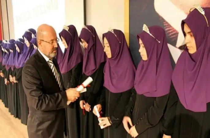 37 Hafıze Taç Giydi