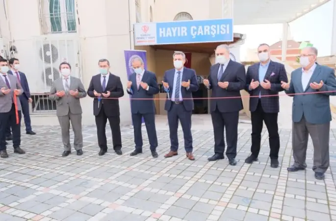 İhtiyaç Sahiplerine Çukurova’da ‘Hayır Çarşısı’  Açıldı