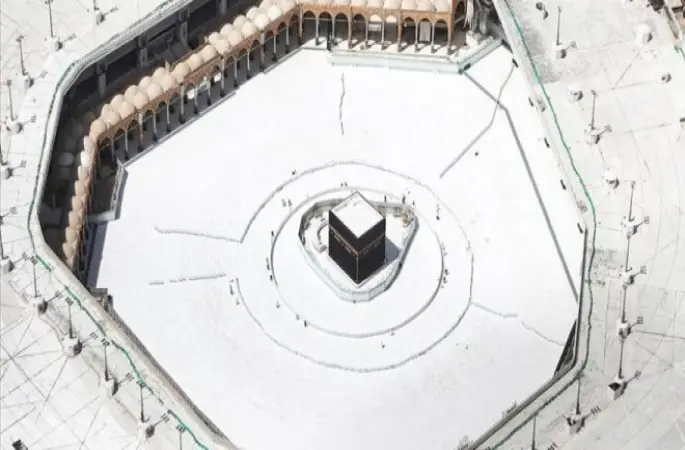 Suudi Arabistan'da Teravih ve bayram namazı evlerde kılınacak