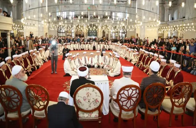 Fatih Camisi'nde 74 hafız için icazet töreni