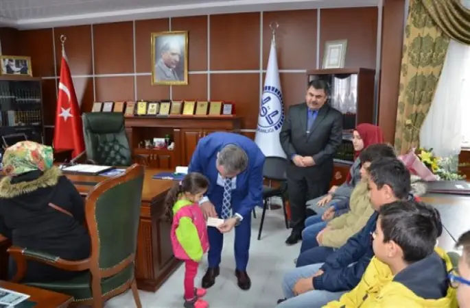 Yetimler Üşümesin Bir Yetimi de Sen Giydir