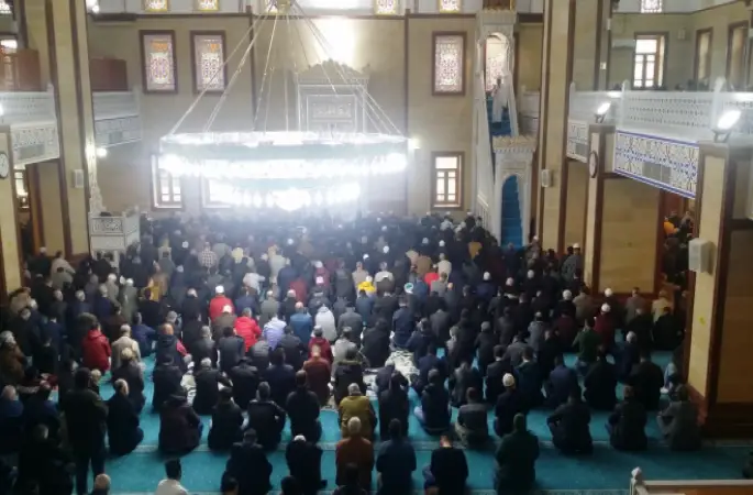 Cuma hutbesinde korona virüsü uyarısı