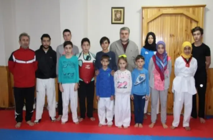 Geleceğe camide hazırlanıyorlar