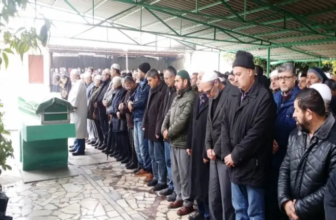 Murakıp Mustafa Bayrak,Oğlunun Cenaze Namazını Kıldırdı