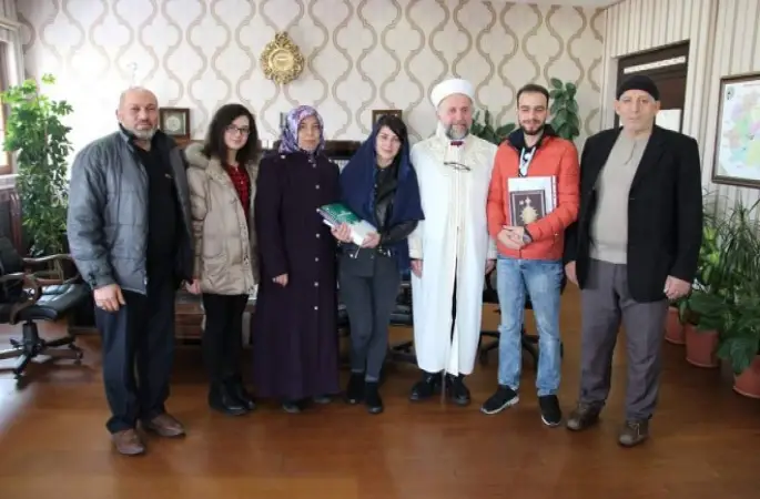 Gürcistan uyruklu Lela,İslamiyeti seçti Lale oldu