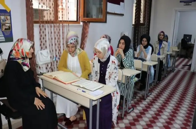 İşitme ve görme engellilerin Kur'an aşkı imrendirdi