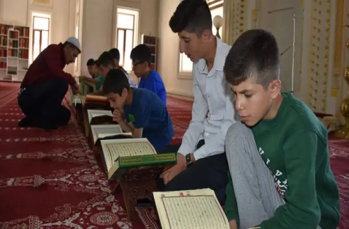 Camiler terörden kurtuldu, çocuk sesleri ile şenlendi