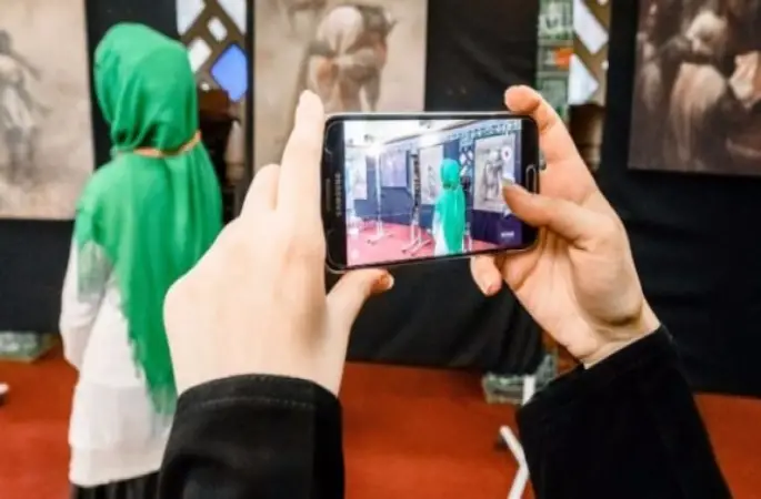 Almanya'da Başörtünü çıkar diyen Alman Prof'a şok tepki