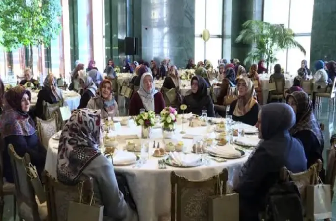 Emine Erdoğan, kadın il müftü yardımcıları ve baş vaizlerle bir araya geldi