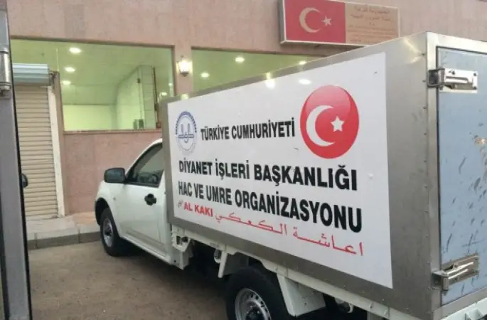 Hacılara Her Gün Sıcak Yemek İkramı