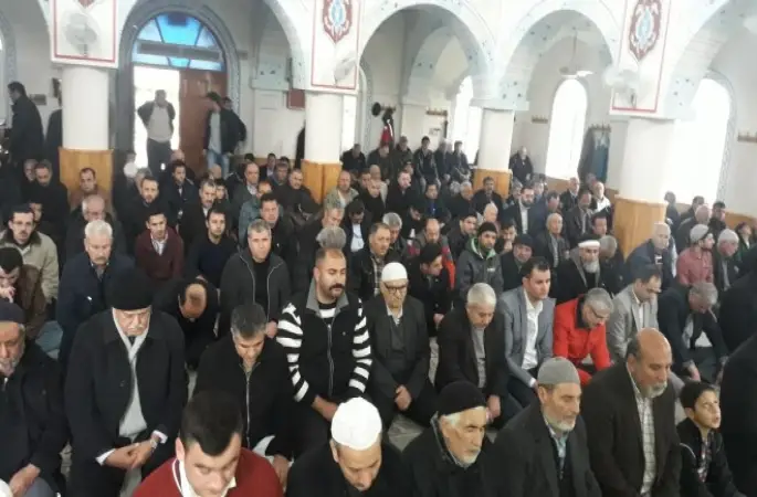 Dün Camiler dolup taştı.Mehmetçik’e dualar edildi.