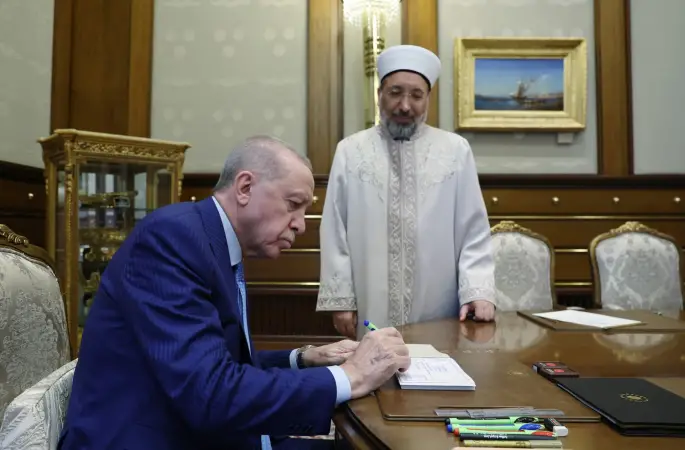 Cumhurbaşkanı Erdoğan TDV'YE Bağışta Bulundu