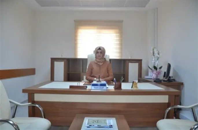 Nevşehir' de İlk Kadın Müftü Yardımcısı Nurcan Solak göreve başladı.