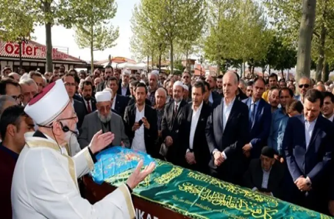 Eski Diyanet İşleri Başkanı Doğan'ın Eşi Son Yolculuğuna dualarla Uğurlandı