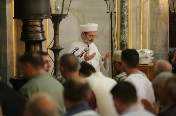 Kadir Gecesi tüm yurtta dualarla idrak edildi...