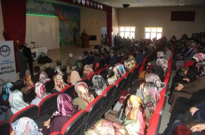 Bitlis'te Din istismarı ile mücadele paneli