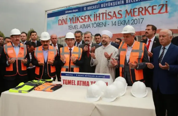 Erbaş,Kocaeli Dini Yüksek İhtisas Merkezinin temelini dualarla attı