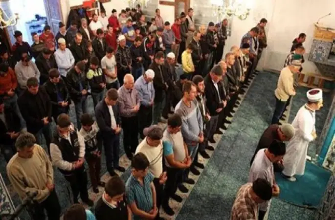 Ramazanda 749 camide hatimle teravih kılınıyor