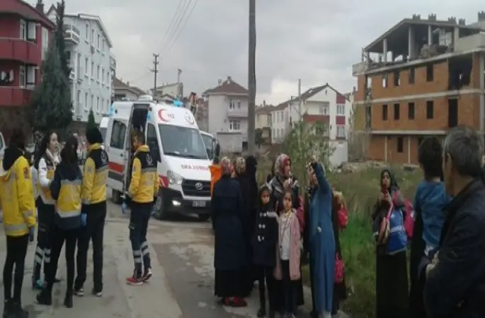 Kocaeli'de Kur'an kursunda yangın , 8 kişi hastaneye kaldırıldı.