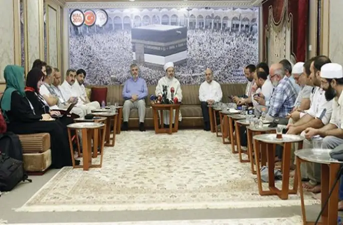 Görmez, Mekke’de basın mensuplarıyla bir araya geldi…