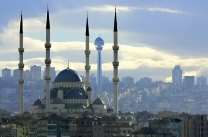 Ankara'da ezan erken okundu.Müftülük Özür Diledi