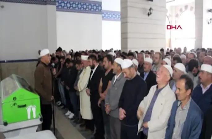 Kastamonu cenaze namazını imam babası kıldırdı