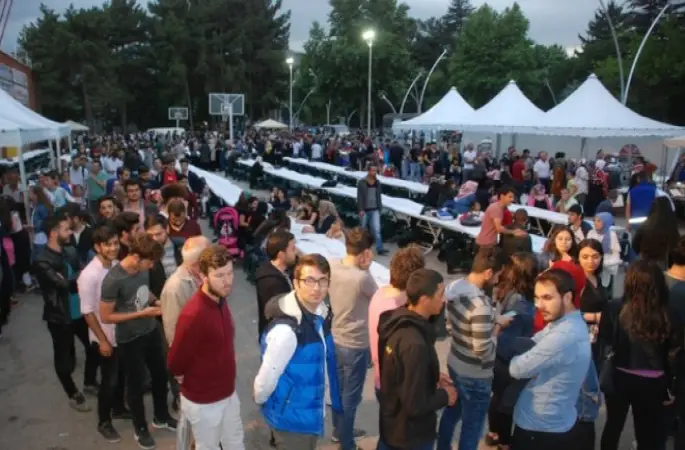 Tokat'ta 2 bin 500 kişi birlikte iftar yaptı