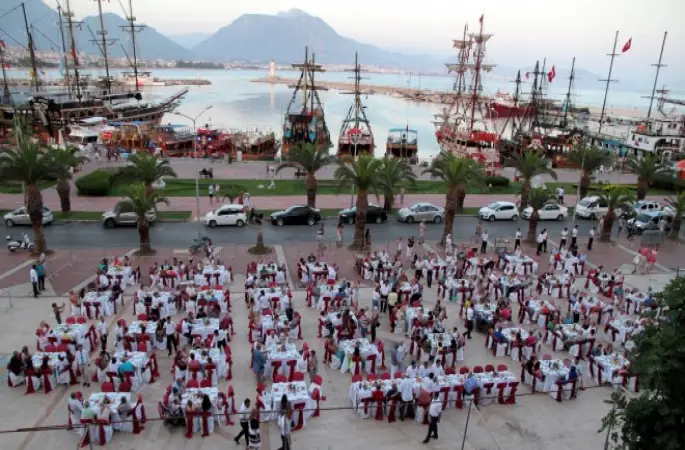 Alanya'da Yaşayan Yabancılara İftar