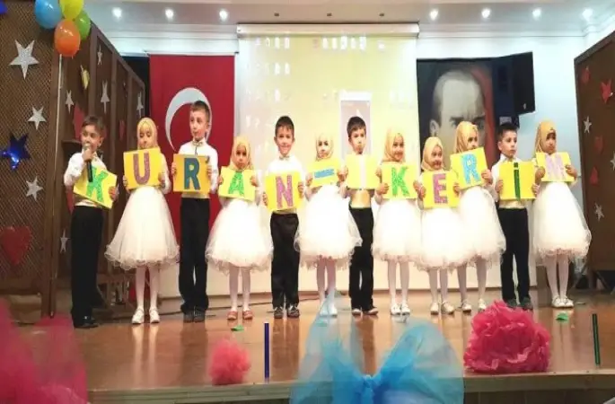 4-6 Yaş Kur’an Kursu Öğrencilerinden Yılsonu Programı