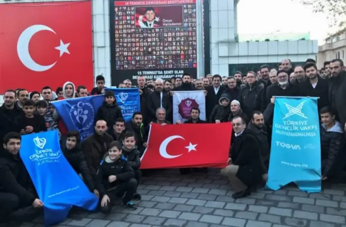 Bursa'da yeni yılın ilk namazında camileri gençler doldurdu