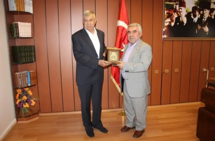 TDV'dan hayırsever işadamıne teşekkür belgesi