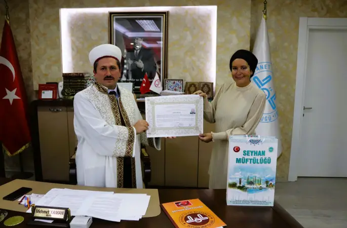 İngiliz Vatandaşı Jeanette Mcdonald,  İslam'ı Seçerek 