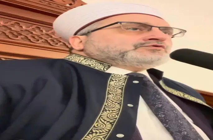 İstanbul merkez vaizi, Dünya Müslüman âlimler birliği üyesi Dr. Ahmet Mehmetalioğlu‘nun gündeme dair muhteşem makalesi;