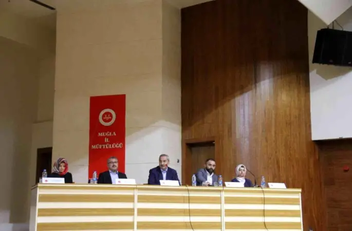 Kadın Din Görevlileri Arası Kur’an-ı Güzel Okuma Türkiye birincisi Emine Şen 1.oldu