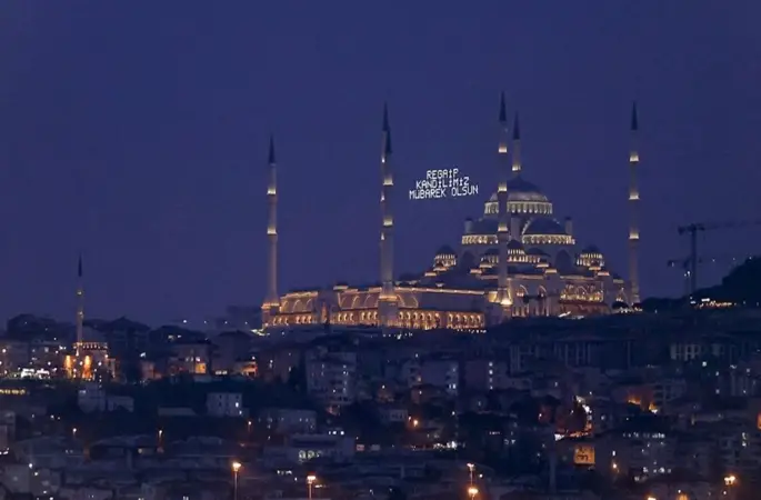 Regaib Gecesi Bugün İdrak Ediliyor: Üç Ayların Manevi İklimi Başladı