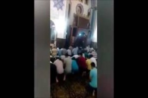 Jet İmam 2 Dakikada 4 Rekat Teravih Namazı Kıldırıyor-DİNİ BÜLTEN